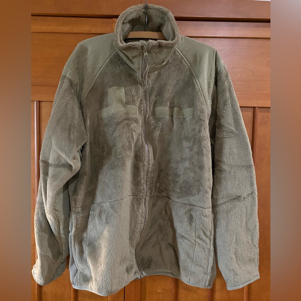 NWT Polartec fleece. Army/Airforce. medium regular. NW. unisex.
